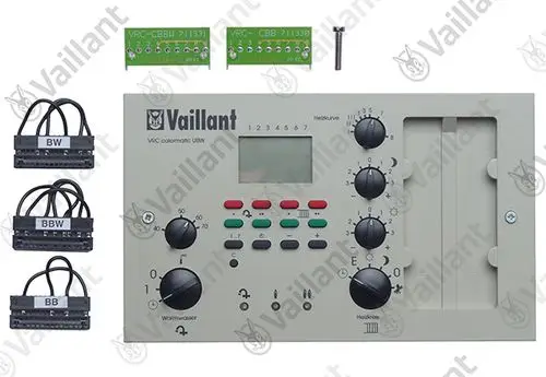 Vaillant elektronischer Regler mit Display, Bedienfeldern und mehreren Anschlussklemmen für die Steuerung von Heiz- und Warmwassersystemen.